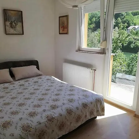Homer Kuca Na Obali Vrbasa